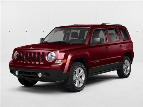 Used 2014 Jeep Patriot Latitude AWD/4WD image 1