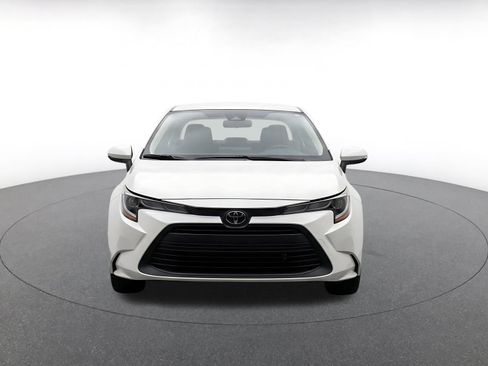 Used 2025 Toyota Corolla LE FWD image 2