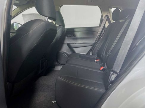 Used 2025 Nissan Rogue S AWD/4WD image 5