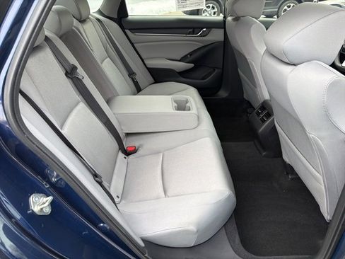 Used 2018 Honda Accord EX image 29