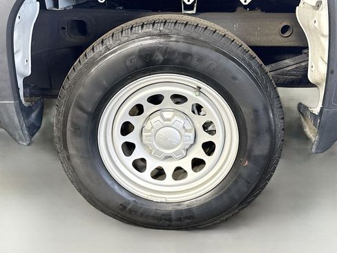 Used 2024 GMC Sierra 1500 Pro w/ Convenience Package image 32