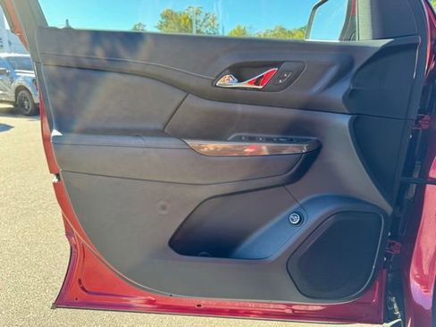 Used 2021 GMC Acadia SLE w/ Driver Convenience Package image 14