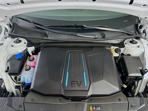Used 2024 Hyundai Ioniq 5 SEL image 34