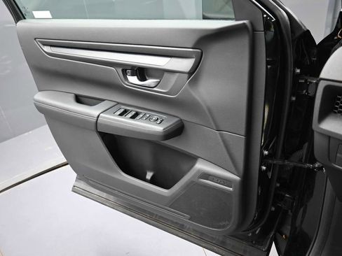 Used 2023 Honda CR-V LX image 12
