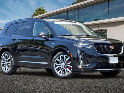 Certified 2025 Cadillac XT6 Sport w/ Platinum Package AWD/4WD image 1