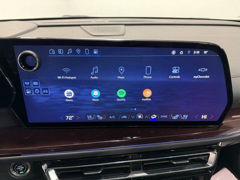 Used 2024 Chevrolet Traverse RS image 10