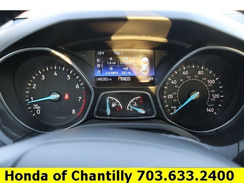 Used 2018 Ford Focus SE w/ SE Appearance Package image 9