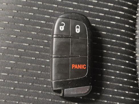 Used 2020 Dodge Journey SE w/ SE Popular Equipment Group image 32