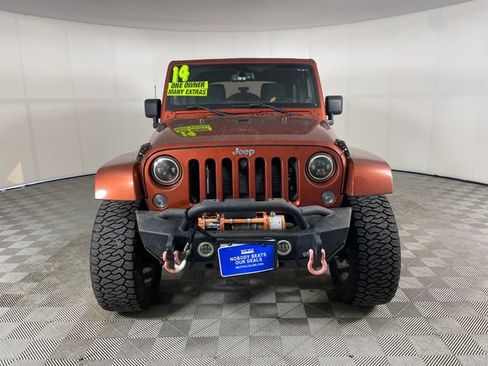 Used 2014 Jeep Wrangler Unlimited Sahara w/ Dual Top Group AWD/4WD image 18