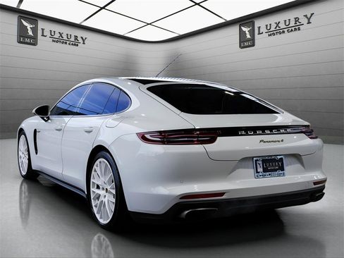 Used 2020 Porsche Panamera 4 image 6