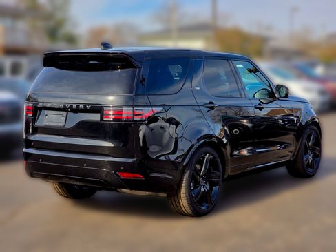 Used 2025 Land Rover Discovery Dynamic SE AWD/4WD image 11