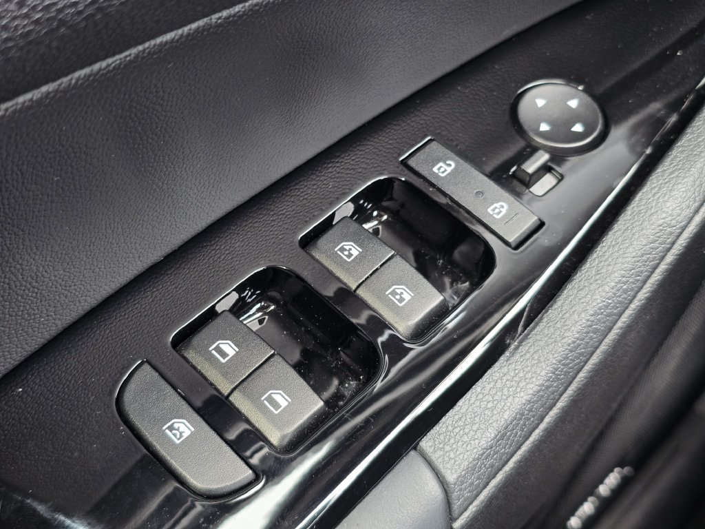 Used 2025 Kia Sportage SX FWD image 35