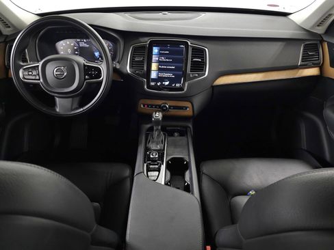 Used 2021 Volvo XC90 T6 Momentum w/ Protection Package Premier AWD/4WD image 11