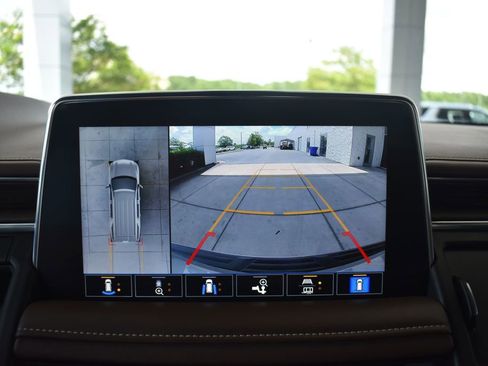 Used 2021 Chevrolet Tahoe High Country RWD image 17