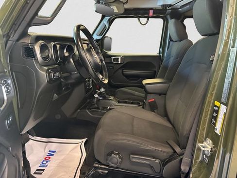 Used 2022 Jeep Gladiator Sport AWD/4WD image 10