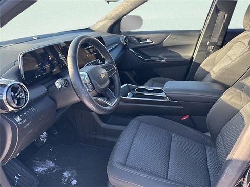 Used 2025 Chevrolet Equinox LT image 9