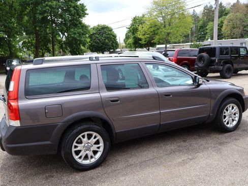 Used 2007 Volvo XC70 AWD/4WD image 9