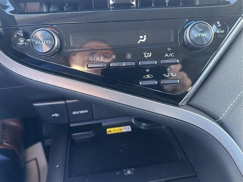 Used 2024 Toyota Camry SE w/ Audio Upgrade Package image 29