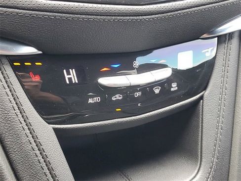 Certified 2025 Cadillac XT6 Luxury image 23