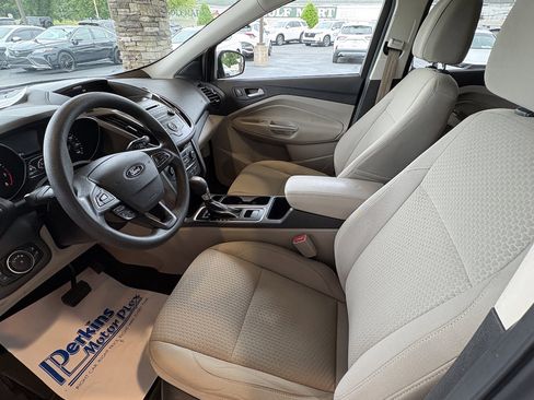 Used 2017 Ford Escape SE FWD image 21