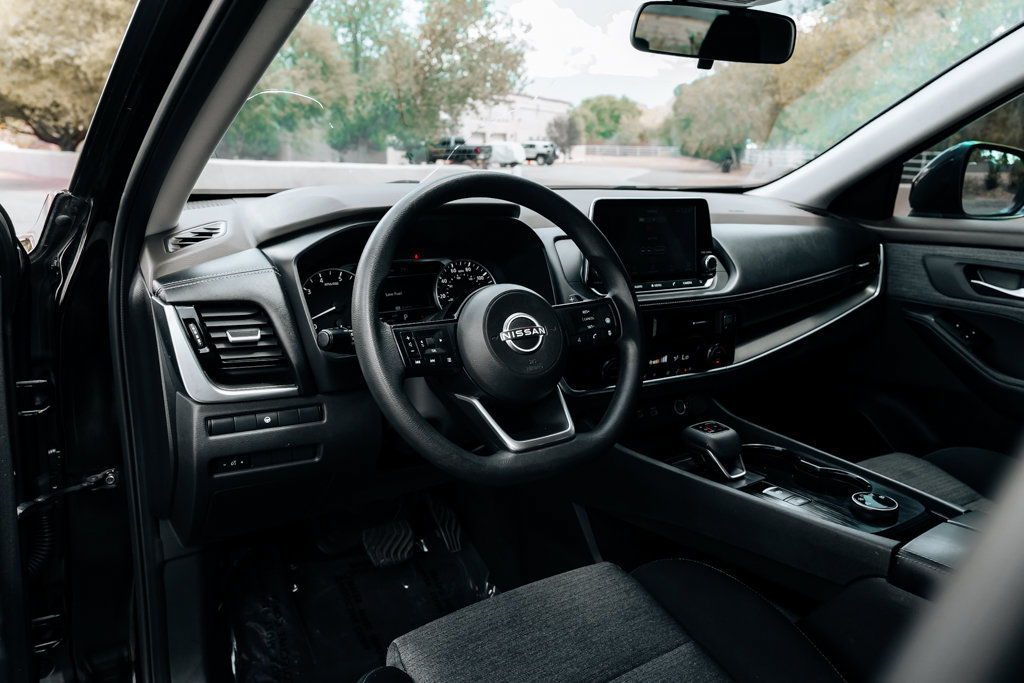 Used 2022 Nissan Rogue SV AWD/4WD image 17