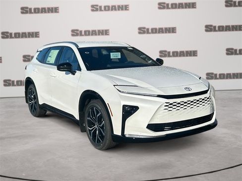 New 2025 Toyota Crown Signia image 7