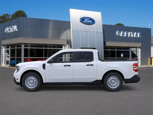 New 2025 Ford Maverick XL image 3