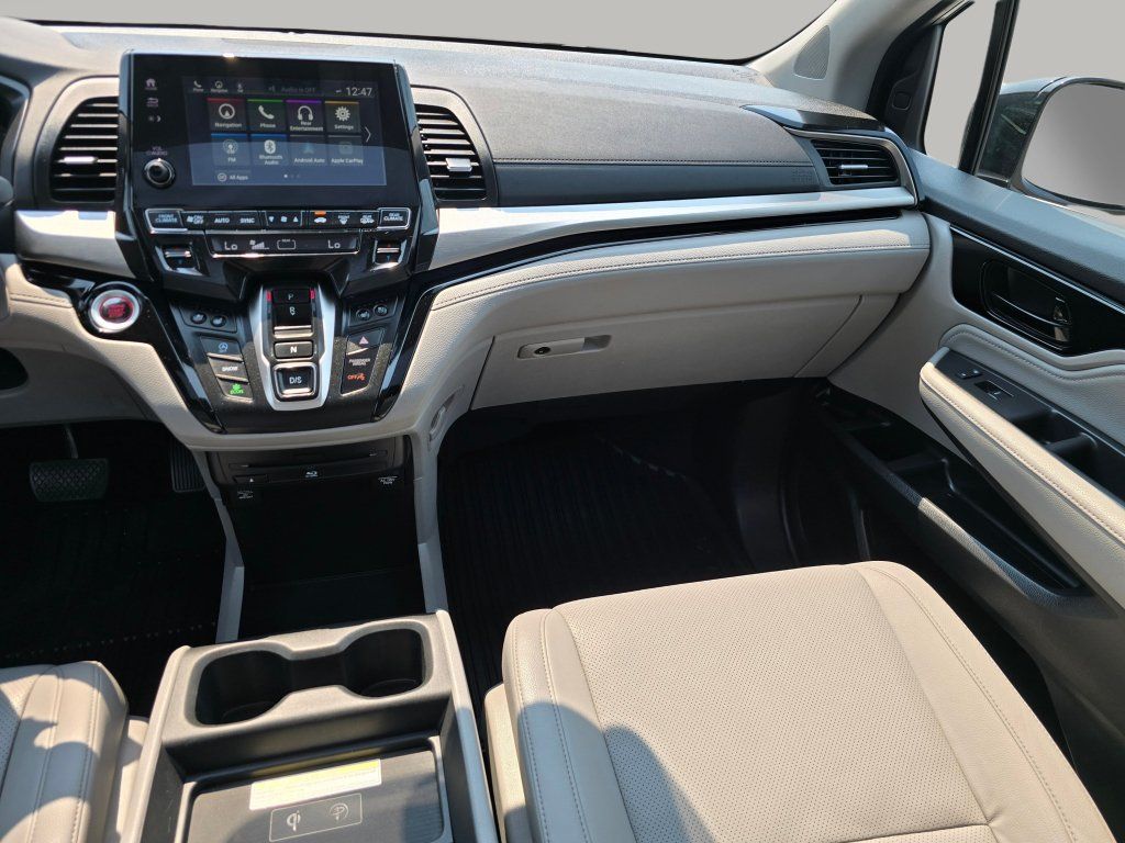 Used 2018 Honda Odyssey Elite image 4