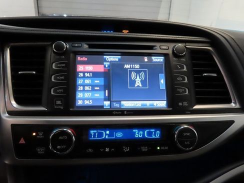 Used 2015 Toyota Highlander Limited image 26