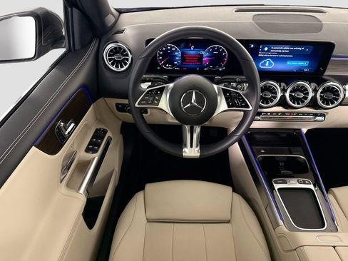 Used 2026 Mercedes-Benz GLB 250 image 10