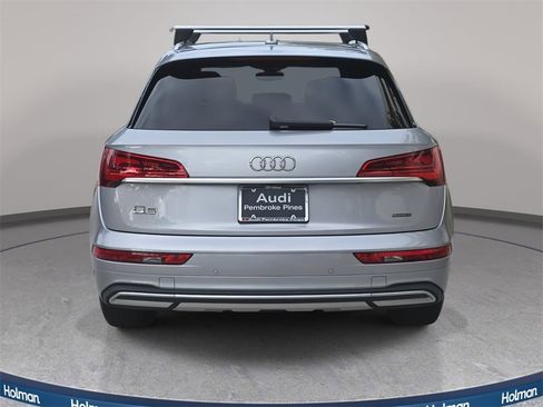 Used 2023 Audi Q5 2.0T Premium w/ Convenience Package image 7