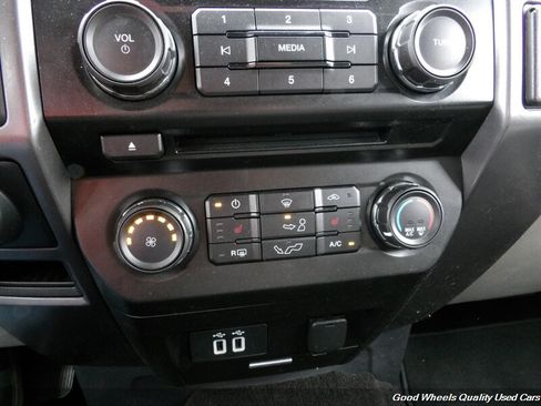Used 2018 Ford F150 XLT w/ Equipment Group 302A Luxury AWD/4WD image 21