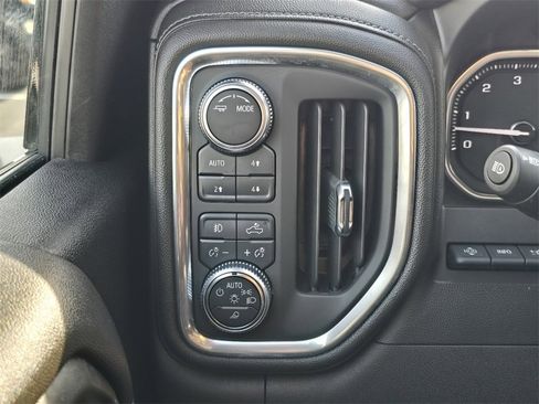 Used 2020 GMC Sierra 2500 SLT w/ SLT Premium Plus Package image 17