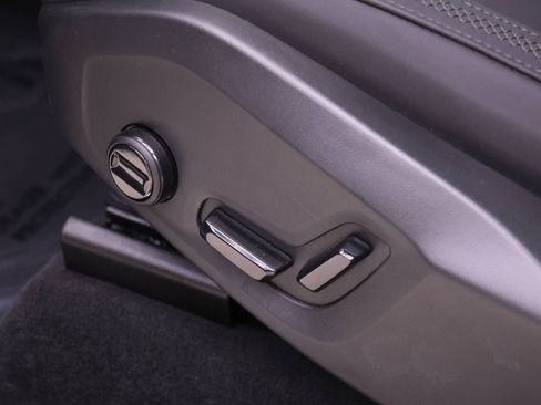 New 2026 Volvo XC90 B6 Plus w/ Protection Package Premier image 21