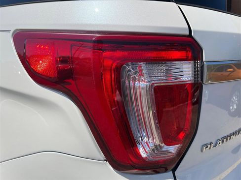 Used 2017 Ford Explorer Platinum AWD/4WD image 19