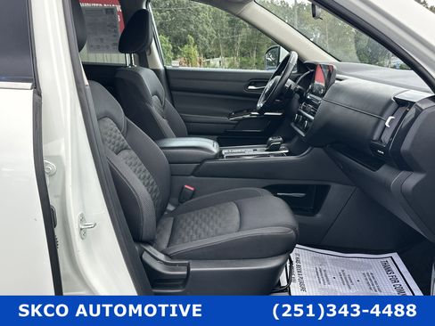 Used 2022 Nissan Pathfinder SV image 13