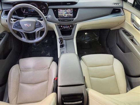 Used 2017 Cadillac XT5 Luxury w/ Driver Awareness Package image 17