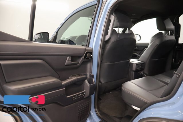 Used 2025 Toyota 4Runner TRD Off-Road Premium AWD/4WD image 25
