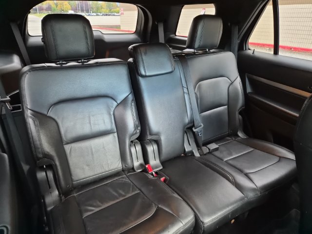 Used 2018 Ford Explorer XLT w/ Equipment Group 202A AWD/4WD image 22