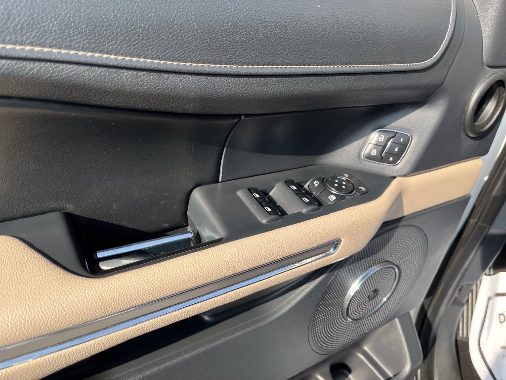 Used 2022 Ford Expedition Limited AWD/4WD image 10