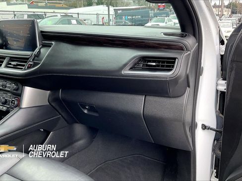 Used 2024 Chevrolet Suburban LT image 15