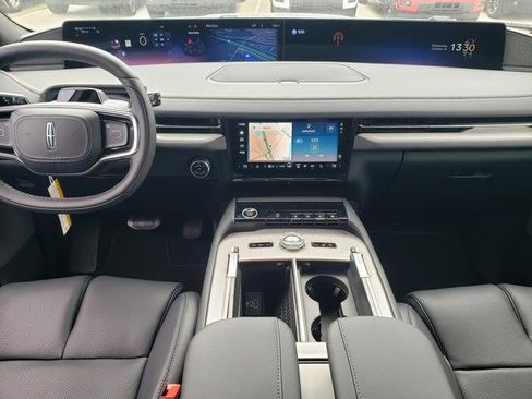 New 2025 Lincoln Navigator L Reserve w/ Jet Appearance Package image 17