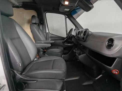 Used 2022 Mercedes-Benz Sprinter 2500 image 15