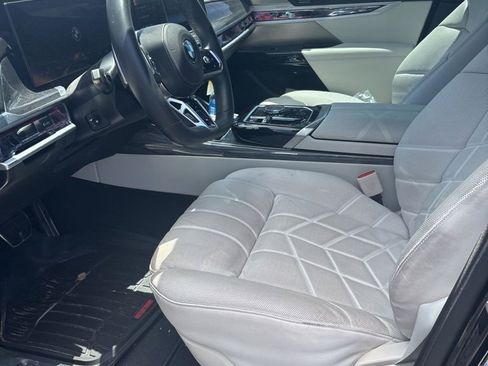 Used 2023 BMW 740i RWD image 2