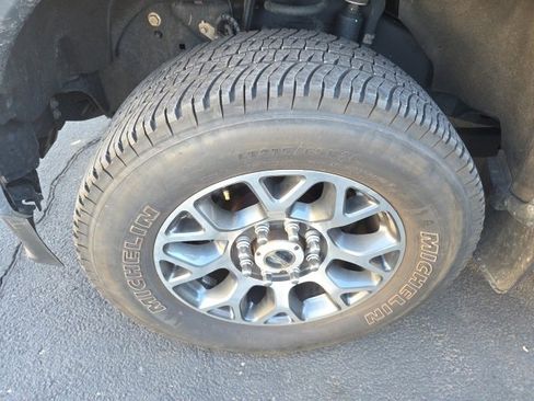 Used 2021 Ford F250 Lariat w/ Lariat Value Package image 6