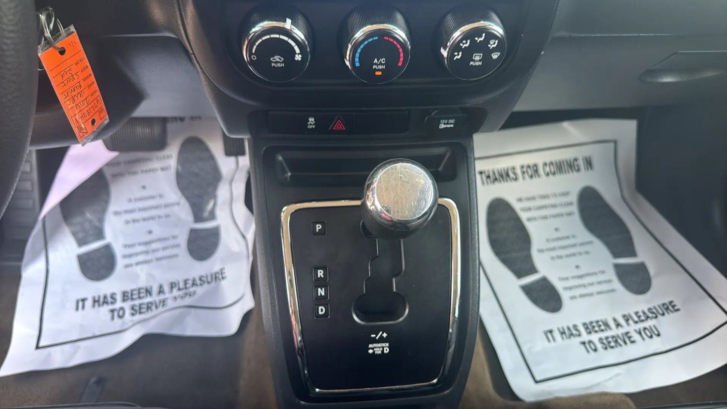 Used 2016 Jeep Patriot Sport w/ Power Value Group AWD/4WD image 16