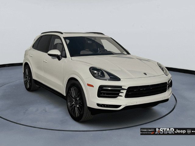 Used 2023 Porsche Cayenne Platinum Edition AWD/4WD image 3