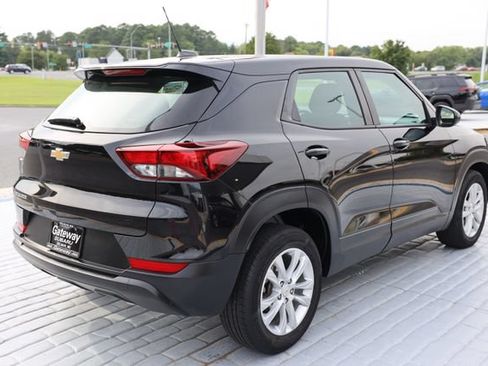 Used 2023 Chevrolet TrailBlazer LS FWD image 5