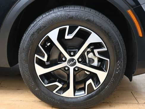 Used 2023 Kia Sportage EX AWD/4WD image 12
