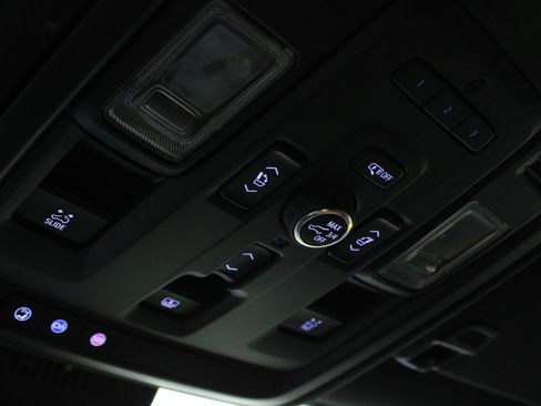 Used 2023 GMC Yukon Denali Ultimate AWD/4WD image 26